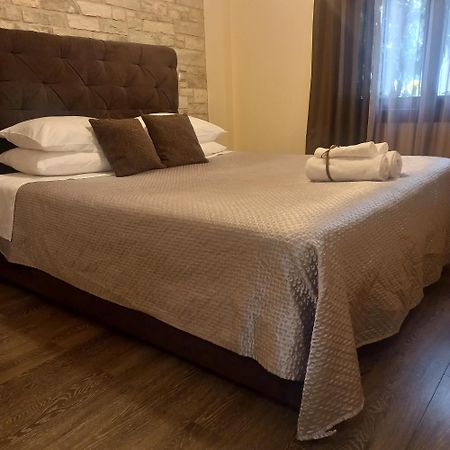 Lux Studio 1 Athens Luaran gambar