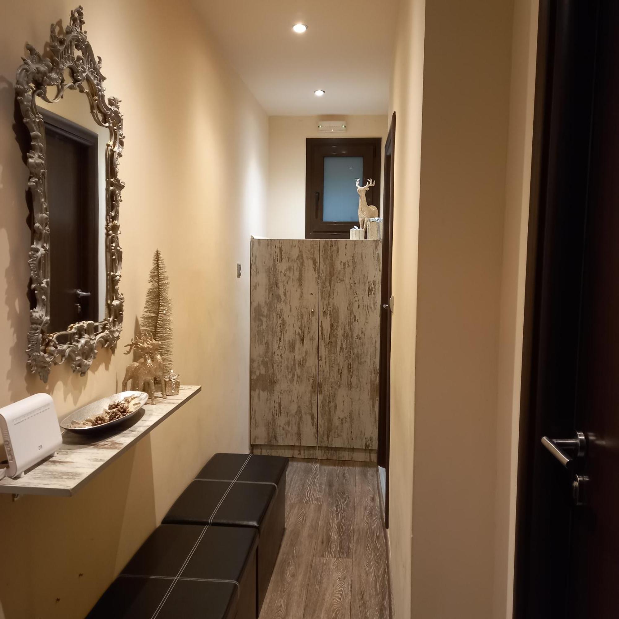 Lux Studio 1 Athens Luaran gambar