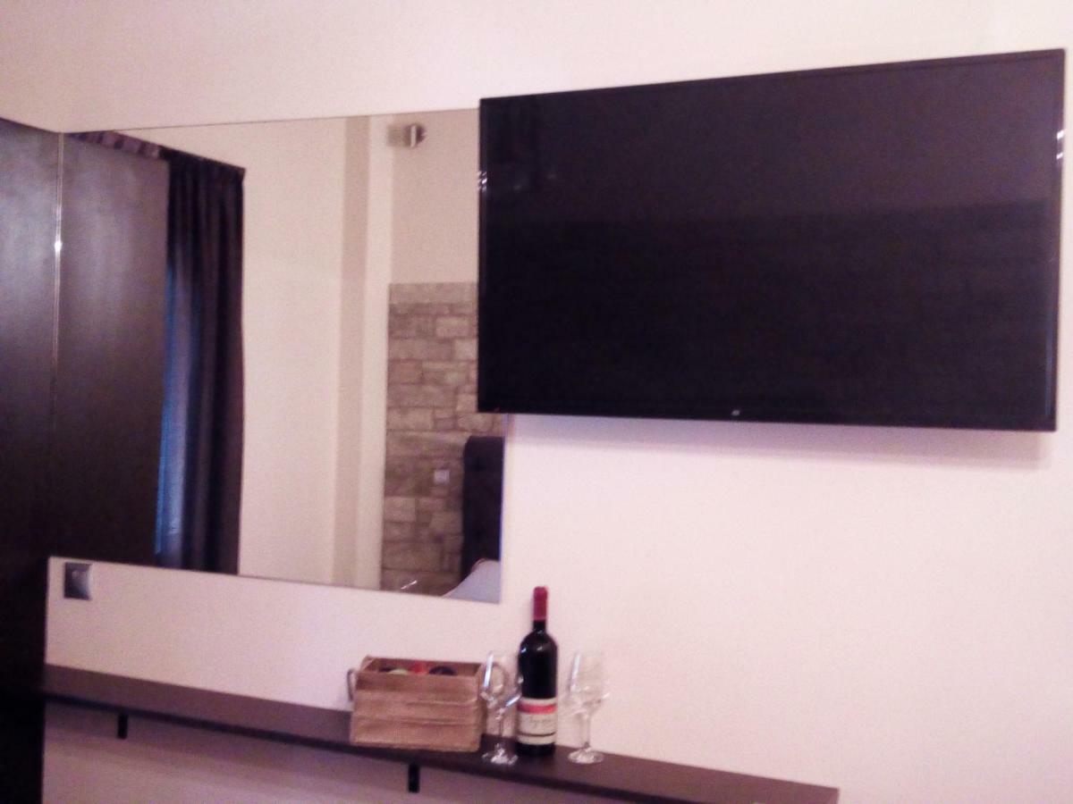 Lux Studio 1 Athens Luaran gambar