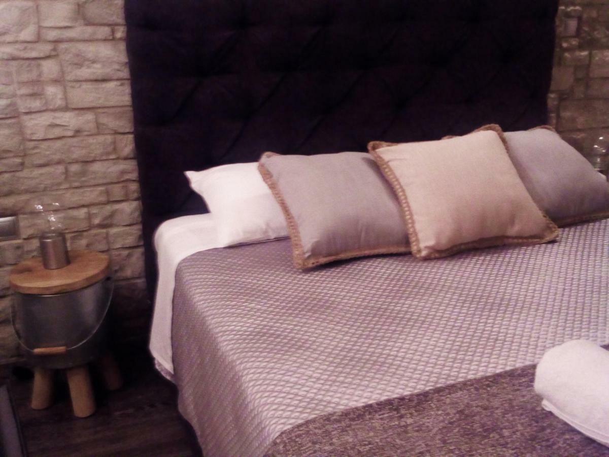 Lux Studio 1 Athens Luaran gambar