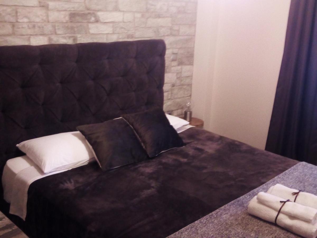 Lux Studio 1 Athens Luaran gambar